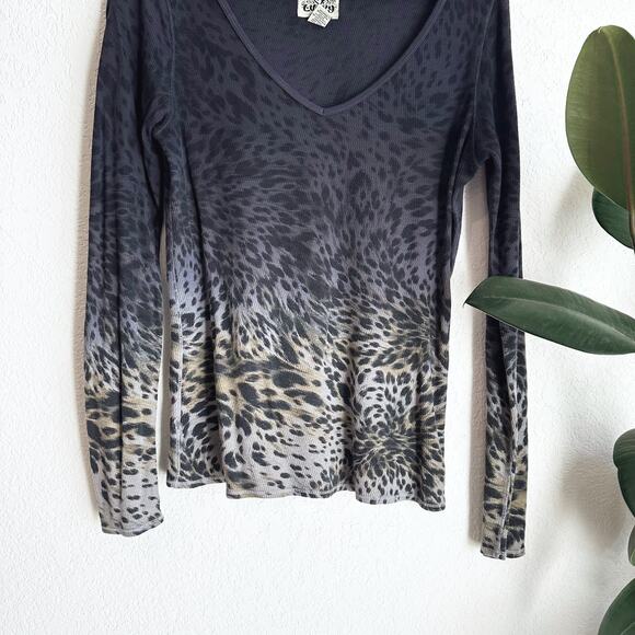 Lucky Brand Womens Thermal Long Sleeve Tee Medium Ombre Cheetah Leopard Y2K - Picture 3 of 7